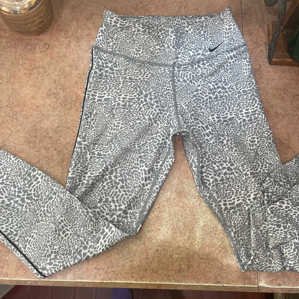 Nike Leopard Print Black and White Workout leggings